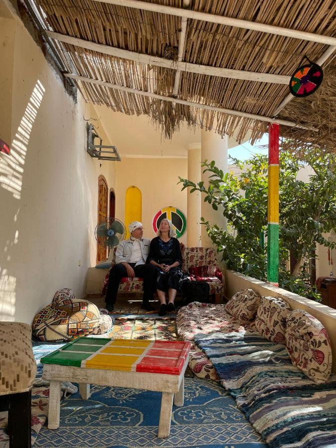 Bob Marley Bed & Breakfast & Restaurant ลักซอร์ ภายนอก รูปภาพ
